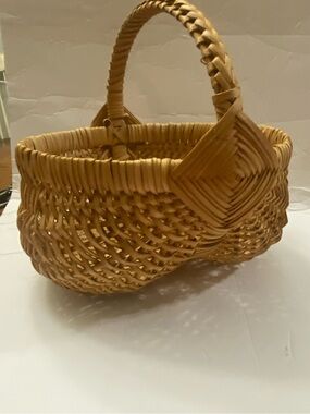 Vintage Woven Handled Basket - Natural Honey Brown Gods eye Buttocks hang carry